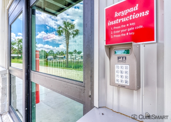 Facility photo: //images.sparefoot.com/medium/231211688332c796cd3.jpg
