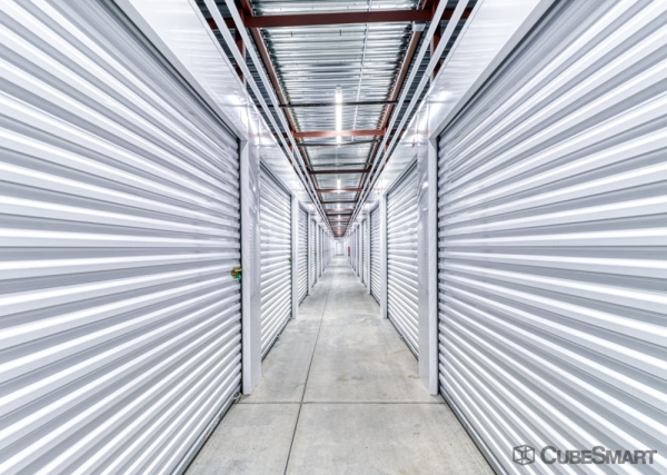 Facility photo: //images.sparefoot.com/medium/231211693a83419bb92.jpg