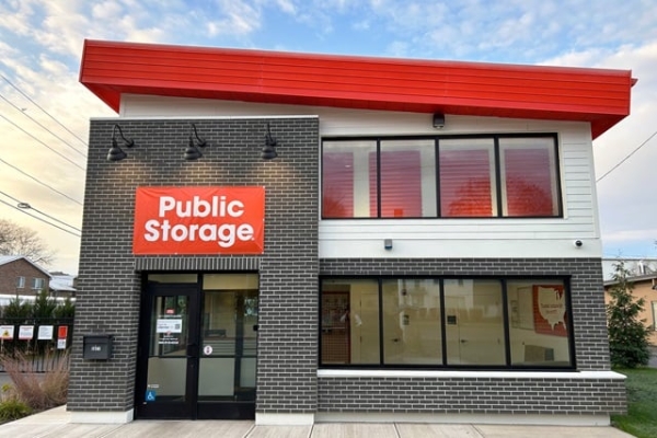 Facility photo: //images.sparefoot.com/medium/2312126877a5109614d.jpg