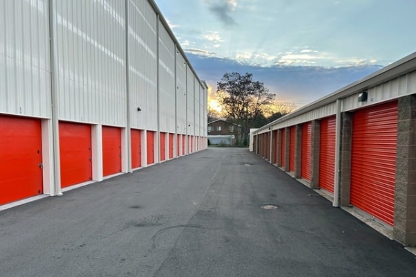 Facility photo: //images.sparefoot.com/medium/2312126991d3e26b4cc.jpg