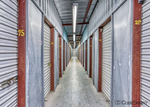 Facility photo: //images.sparefoot.com/medium/231218686f95f0b7417.jpg