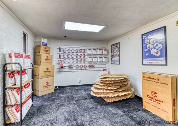 Facility photo: //images.sparefoot.com/medium/23121869e0b03769ebd.jpg