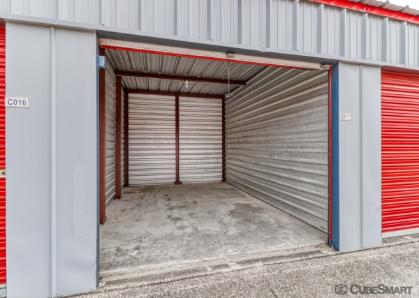 Facility photo: //images.sparefoot.com/medium/23121869e0b03c2b403.jpg