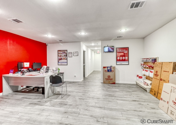 Facility photo: //images.sparefoot.com/medium/231219686f95f35faf1.jpg