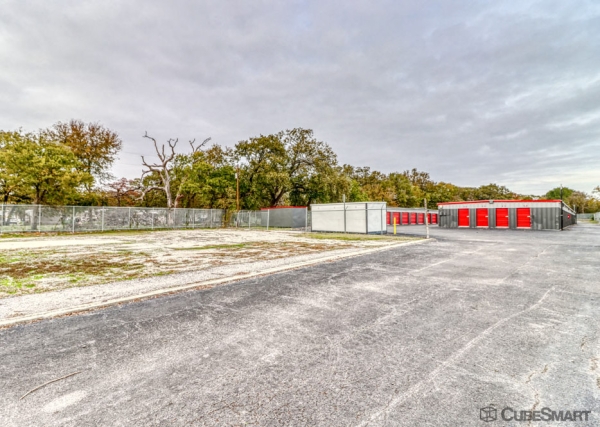 Facility photo: //images.sparefoot.com/medium/23121969e0b03df0921.jpg