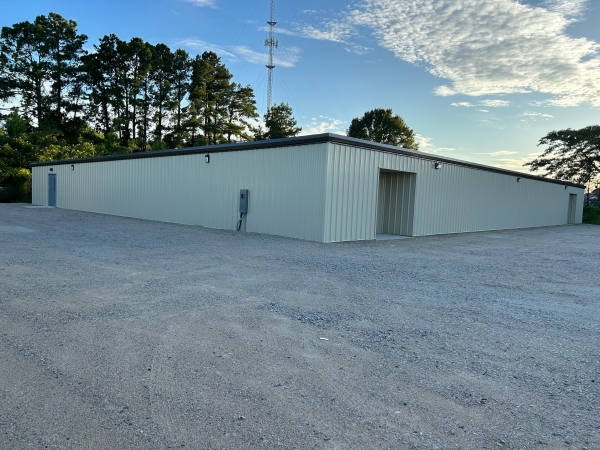 Facility photo: //images.sparefoot.com/medium/23123464d3ea3372a80.jpeg