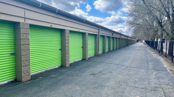 Facility photo: //images.sparefoot.com/medium/23124969ecad722e61e.jpg
