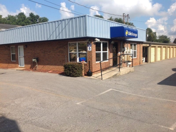 Storage Units at Extra Space Storage - 3052 - Pensacola - 2295 Michigan Ave - 2295 West Michigan Avenue