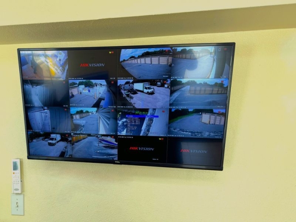 Facility photo: //images.sparefoot.com/medium/231264685ab41bd1c6c.jpg