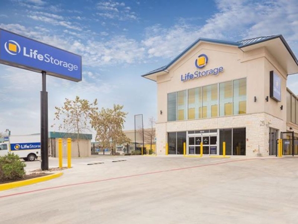 Storage Units at Extra Space Storage - 3071 - San Antonio - Tezel Road - 6015 Tezel Road