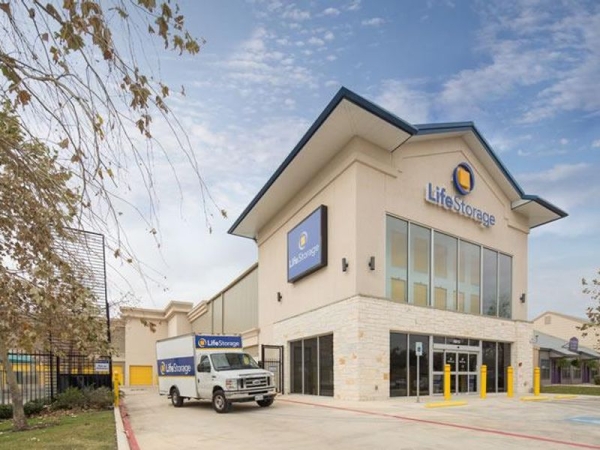 Storage Units at Extra Space Storage - 3071 - San Antonio - Tezel Road - 6015 Tezel Road