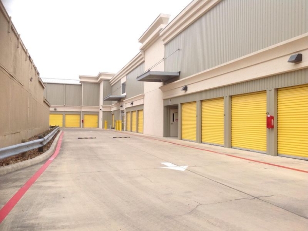Storage Units at Extra Space Storage - 3071 - San Antonio - Tezel Road - 6015 Tezel Road
