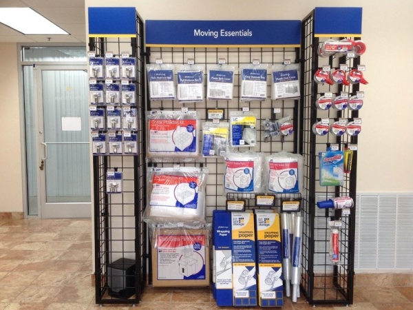 Storage Units at Extra Space Storage - 3071 - San Antonio - Tezel Road - 6015 Tezel Road