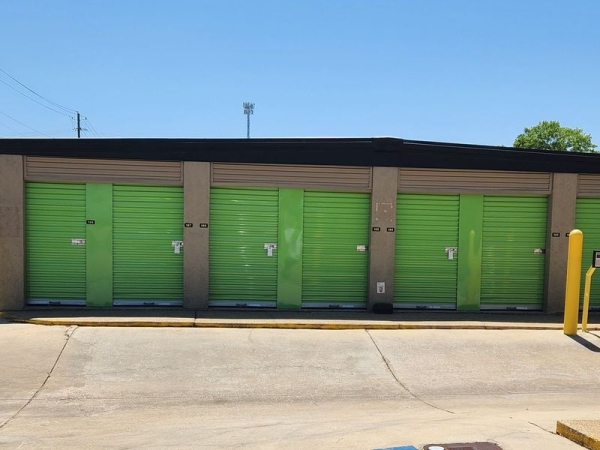 Storage Units at Extra Space Storage - 3073 - Montgomery - Coliseum Blvd - 1201 Coliseum Boulevard