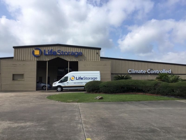 Facility photo: //images.sparefoot.com/medium/23127964d5205f96dbd.jpg