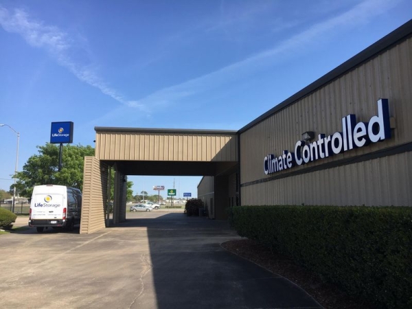 Facility photo: //images.sparefoot.com/medium/23127964d5206115808.jpg