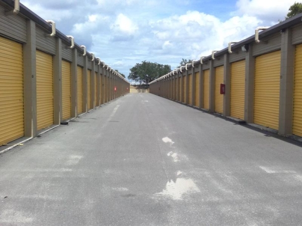 Storage Units at Extra Space Storage - 3116 - Tampa - Hillsborough Ave - 6010 East Hillsborough Avenue