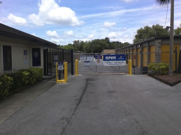 Storage Units at Extra Space Storage - 3116 - Tampa - Hillsborough Ave - 6010 East Hillsborough Avenue