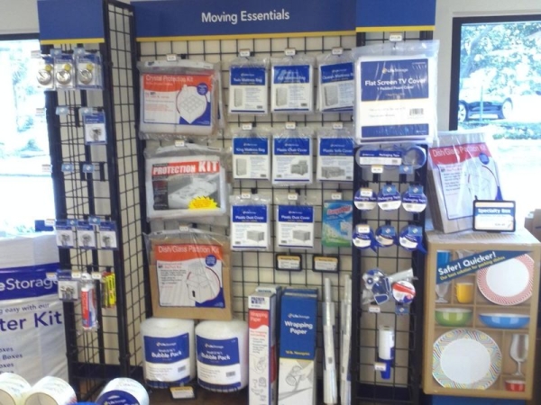 Storage Units at Extra Space Storage - 3116 - Tampa - Hillsborough Ave - 6010 East Hillsborough Avenue