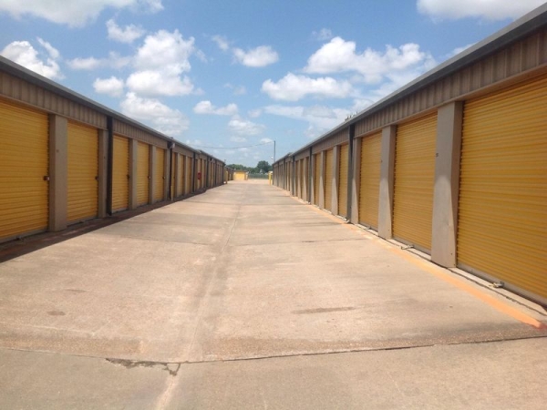 Storage Units at Extra Space Storage - 3132 - Katy - Fry Rd - 3433 Fry Road