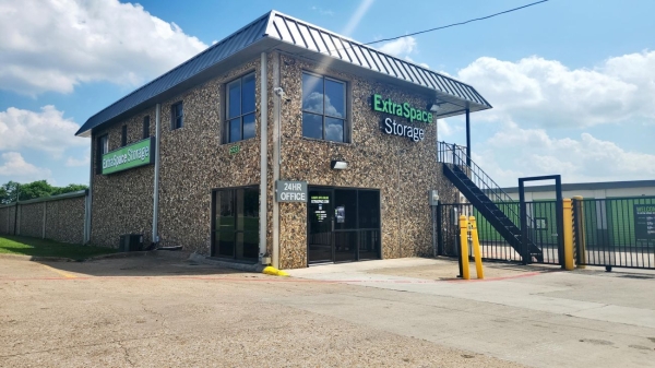 Storage Units at Extra Space Storage - 3173 - Mesquite - Franklin Drive - 2233 Franklin Drive