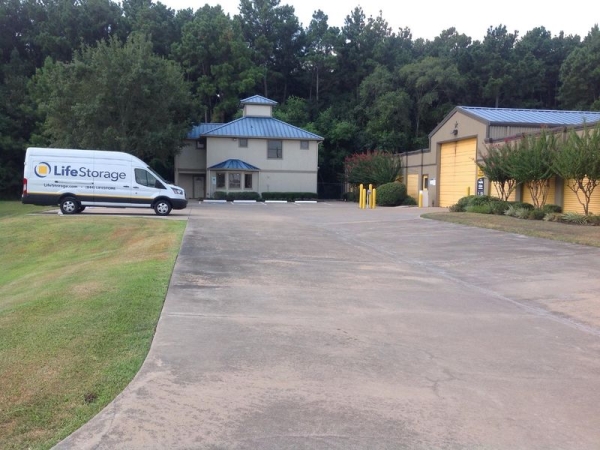 Storage Units at Extra Space Storage - 3187 - Tomball - State Highway 249 - 23355 Texas 249 Access Road