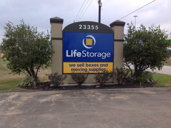 Storage Units at Extra Space Storage - 3187 - Tomball - State Highway 249 - 23355 Texas 249 Access Road