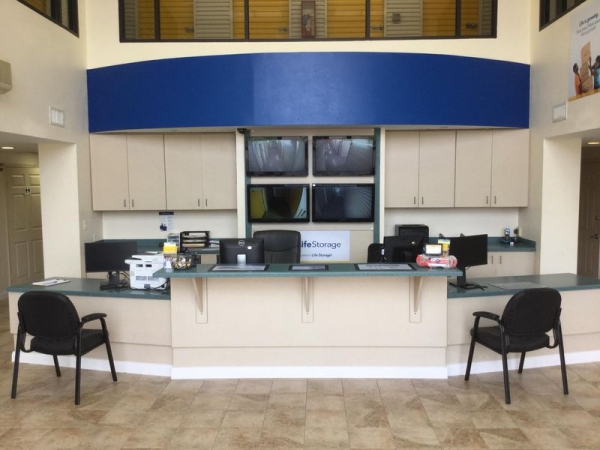 Storage Units at Extra Space Storage - 3190 - Houston - Bissonnet St - 5415 Bissonnet Street