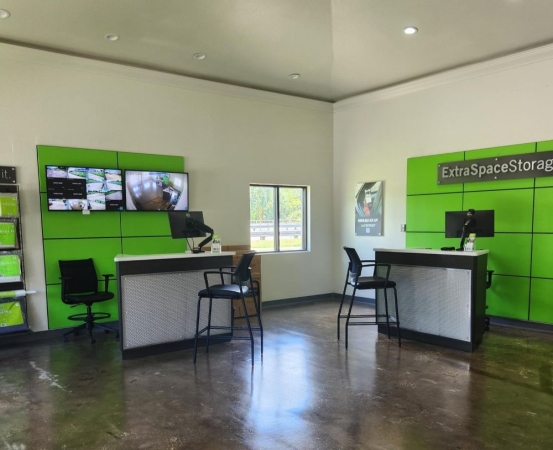 Facility photo: //images.sparefoot.com/medium/2313196a086a2da954a.jpg