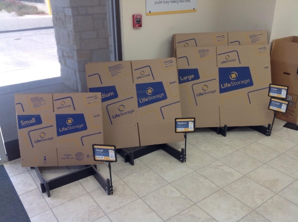 Facility photo: //images.sparefoot.com/medium/23133169942f209a408.jpg