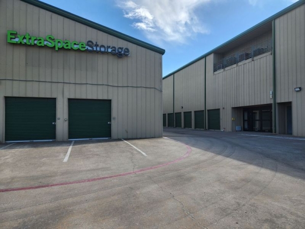 Storage Units at Extra Space Storage - 3229 - Dallas - Manderville Ln - 8555 Manderville Lane