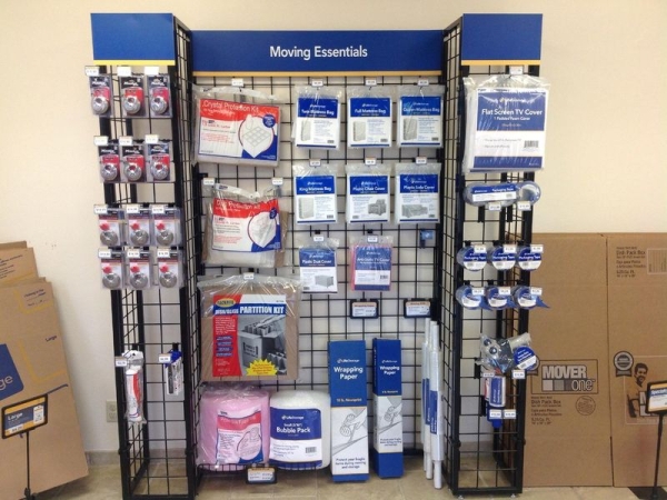 Storage Units at Extra Space Storage - 3232 - San Antonio - Blanco Rd - 20202 Blanco Road