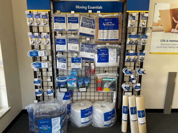 Storage Units at Extra Space Storage - 3288 - Houston - 7610 Highway 6 - 7550 Highway 6 North