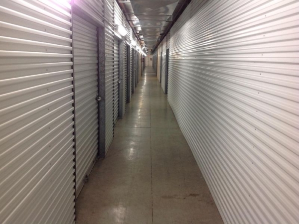 Storage Units at Extra Space Storage - 3297 - Houston - Silverado Drive - 1435 Silverado Drive