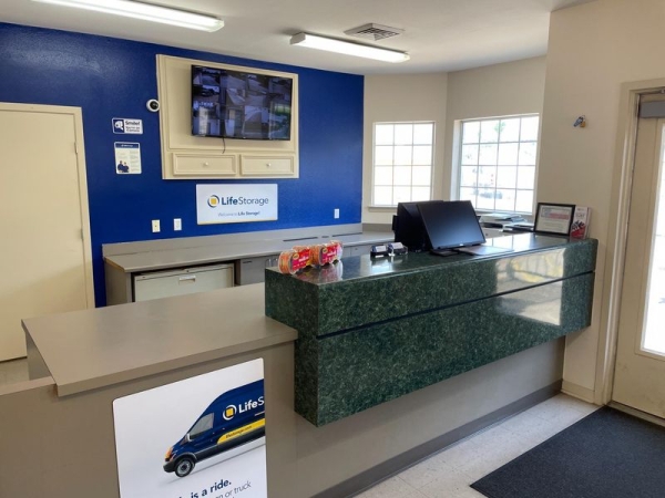 Storage Units at Extra Space Storage - 3297 - Houston - Silverado Drive - 1435 Silverado Drive