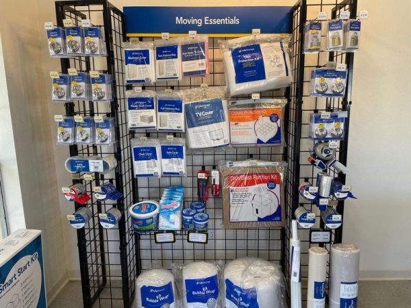 Storage Units at Extra Space Storage - 3297 - Houston - Silverado Drive - 1435 Silverado Drive