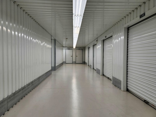 Facility photo: //images.sparefoot.com/medium/23139069942f23a6299.jpg