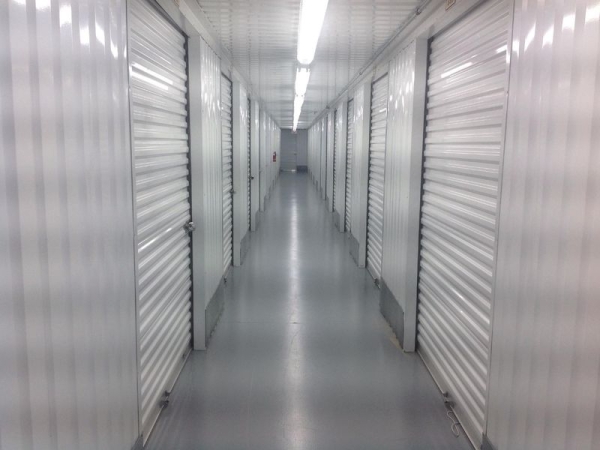 Storage Units at Extra Space Storage - 3301 - The Woodlands - Alden Bend Dr - 7951 Alden Bend Drive