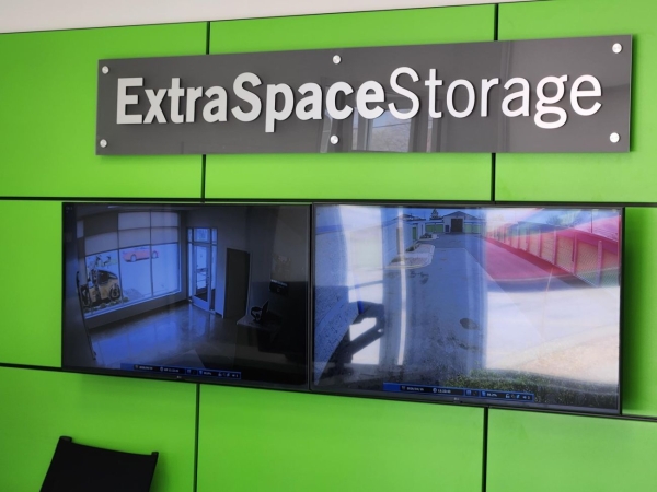 Facility photo: //images.sparefoot.com/medium/23139469e37328f1a63.jpg