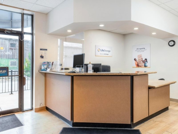 Storage Units at Extra Space Storage - 3329 - Chicago - Pershing Rd - 615 West Pershing Road