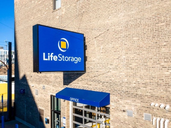 Storage Units at Extra Space Storage - 3334 - Chicago - Broadway St - 3626 North Broadway