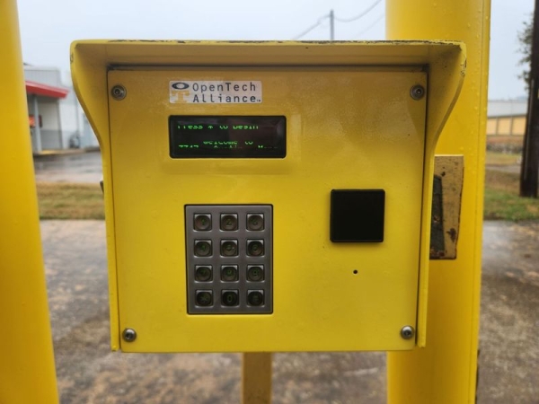Facility photo: //images.sparefoot.com/medium/2314116852df2ed1f6f.jpg