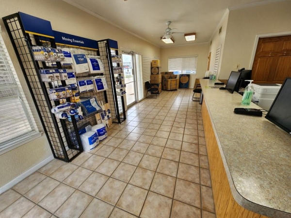 Facility photo: //images.sparefoot.com/medium/2314116852df30bdc29.jpg