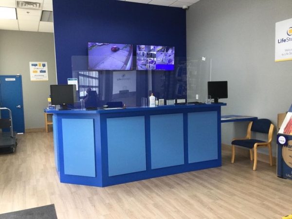 Storage Units at Extra Space Storage - 3368 - Chicago - Ashland Ave - 1625 South Ashland Avenue