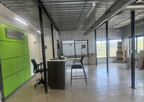 Facility photo: //images.sparefoot.com/medium/2314216a0c59486f50e.jpg