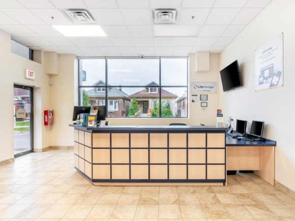 Storage Units at Extra Space Storage - 3380 - Chicago - Pulaski Road - 2850 North Pulaski Road