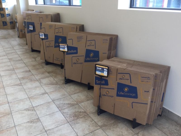 Storage Units at Extra Space Storage - 3380 - Chicago - Pulaski Road - 2850 North Pulaski Road