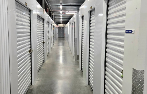 Facility photo: //images.sparefoot.com/medium/23143169fdd12504361.jpg