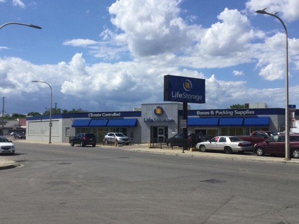 Storage Units at Extra Space Storage - 3447 - Chicago - Grand Ave. - 4014 West Grand Avenue