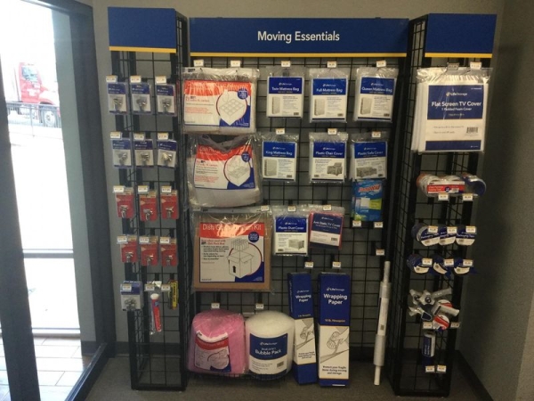 Storage Units at Extra Space Storage - 3447 - Chicago - Grand Ave. - 4014 West Grand Avenue